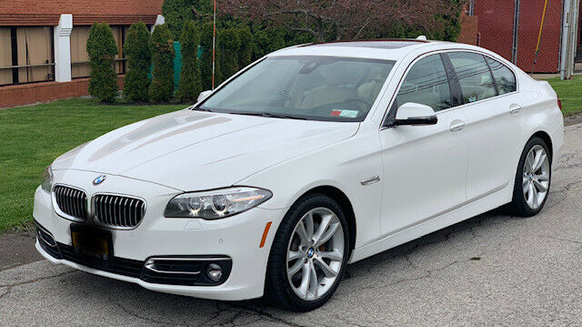 2015 BMW 5-Series (White/Tan)