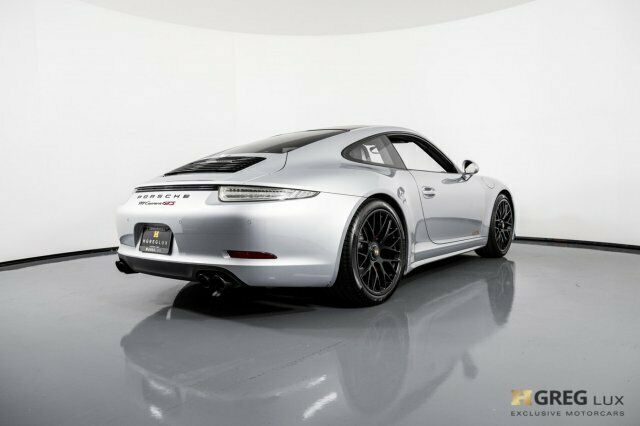 2016 Porsche 911 (Silver/Black)