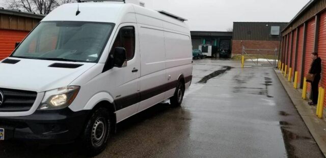 2016 Mercedes-Benz Sprinter (White/Gray)