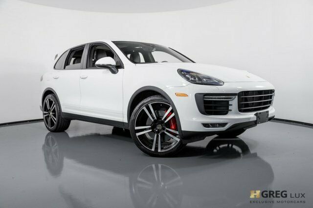 2016 Porsche Cayenne (White/Gray)