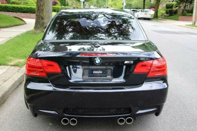 2011 BMW M3 (Black/Black)