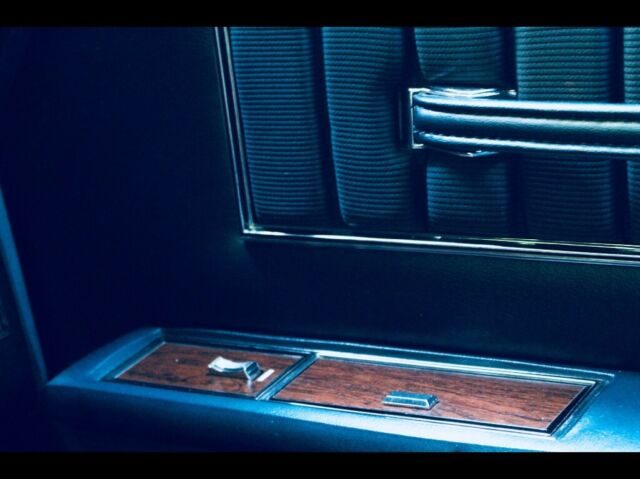 1972 Lincoln Continental (Black/Blue)