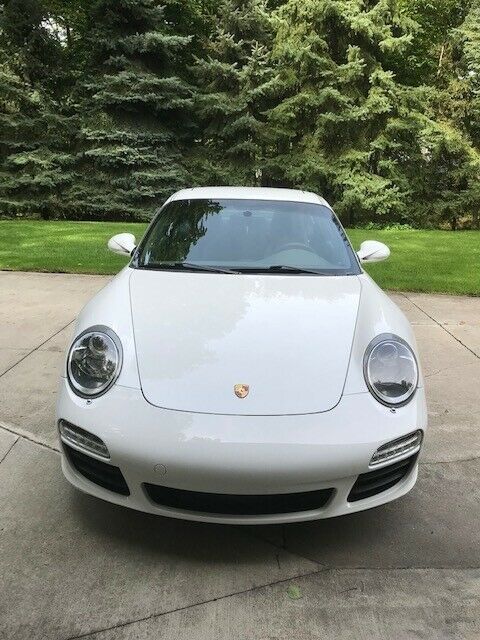 2009 Porsche 911 (White/Gray)