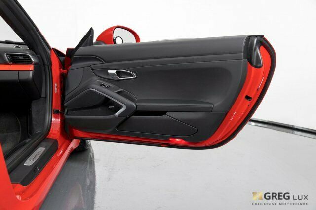 2013 Porsche 911 (Red/Black)