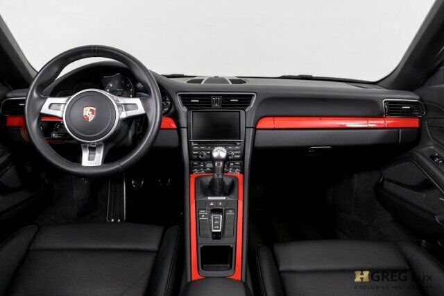 2013 Porsche 911 (Red/Black)