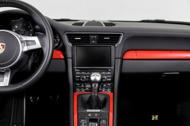 2013 Porsche 911 (Red/Black)