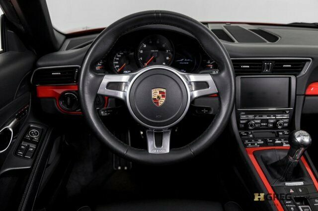 2013 Porsche 911 (Red/Black)