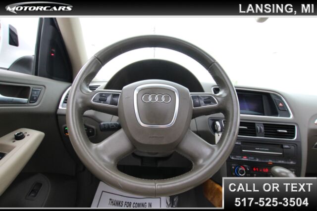 2010 Audi Q5 (White/Gray)