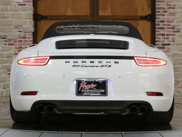 2016 Porsche 911 (White/Luxor Beige)