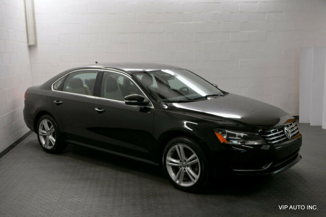 2015 Volkswagen Passat (Black/Black)