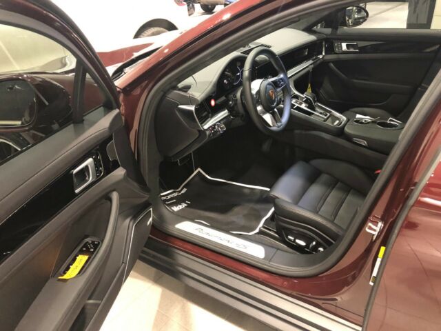 2018 Porsche Panamera (BURGUNDY RED METALLIC/Black)