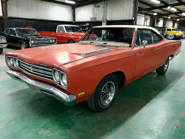 1969 Plymouth Road Runner (Red/Black)