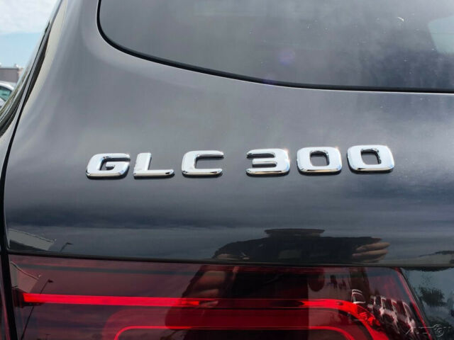 2020 Mercedes-Benz GLC 300 (Gray/Red)