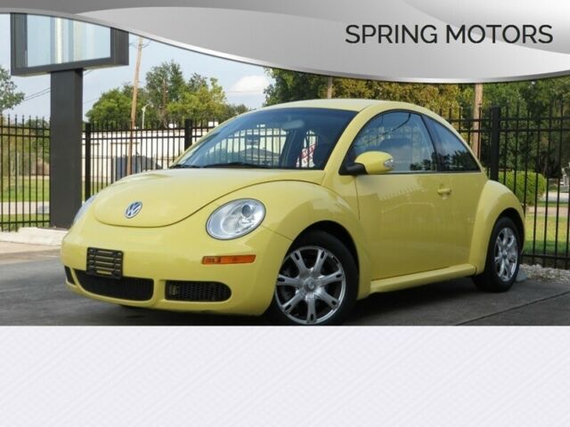 2008 Volkswagen Beetle-New (Yellow/Black)