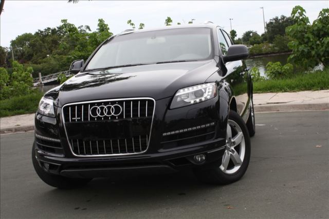 2015 Audi Q7 (Black/Tan)