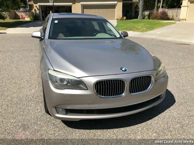 2009 BMW 7-Series (Tan/Tan)