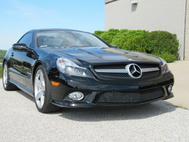 2011 Mercedes-Benz SL-Class (Black/Almond Mocha)