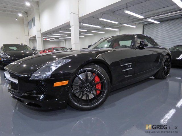 2012 Mercedes-Benz SLS AMG (Black/Red)