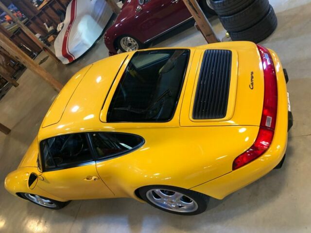 1996 Porsche 911 (Yellow/Black)