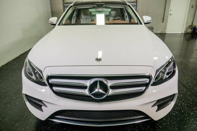 2019 Mercedes-Benz E-Class (White/--)