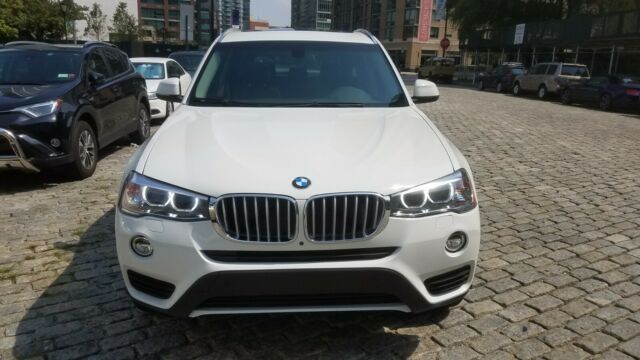 2017 BMW X3 (White/Black)