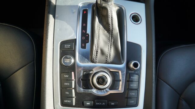 2012 Audi Q7 TDI Prestige (Blue/Black)