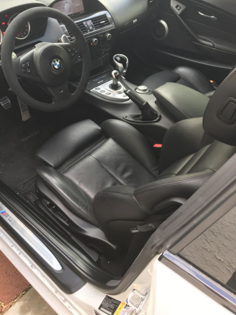 2008 BMW M6 (White/Black)