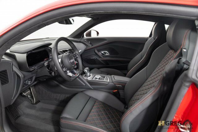 2017 Audi R8 (Red/Black)