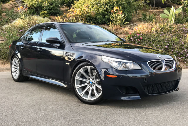 2008 BMW M5 (Blue/Black)