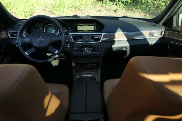 2011 Mercedes-Benz E-Class (Designo Diamond White/Brown Leather)
