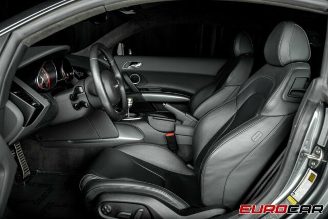 2010 Audi R8 (Gray/Black)