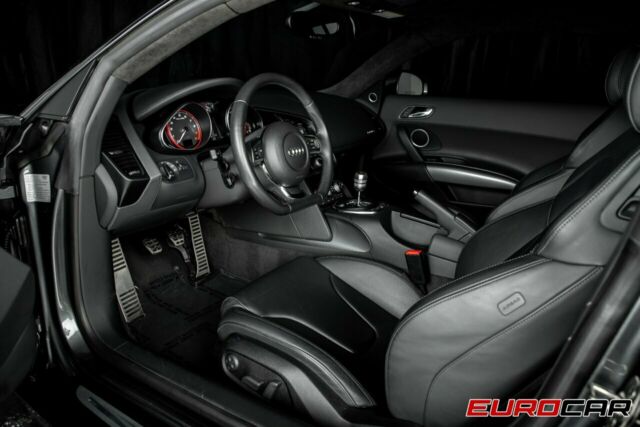2010 Audi R8 (Gray/Black)