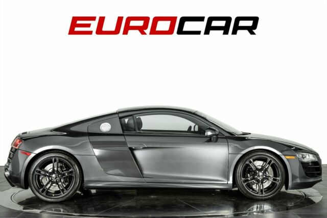 2010 Audi R8 (Gray/Black)