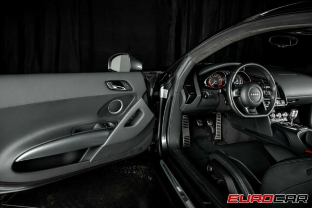 2010 Audi R8 (Gray/Black)