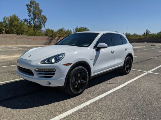 2014 Porsche Cayenne (White/Black)