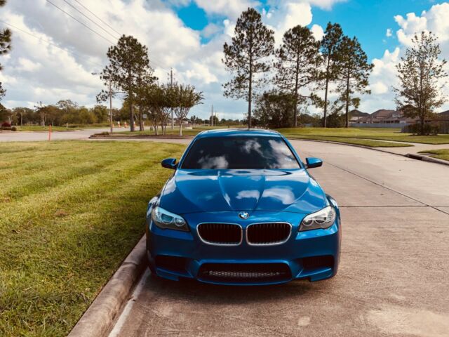 2013 BMW M5 (Blue/Black)