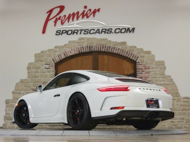 2018 Porsche 911 (White/Black)