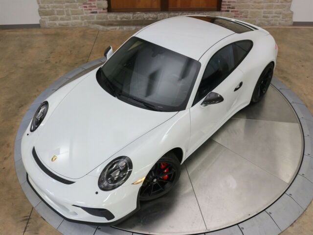 2018 Porsche 911 (White/Black)