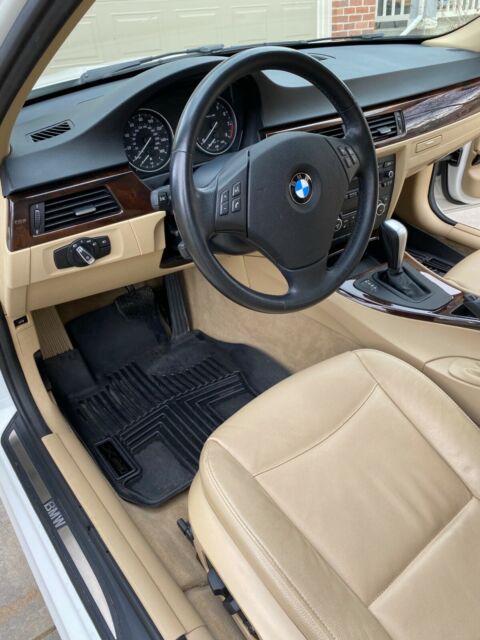 2011 BMW 3-Series (White/Tan)