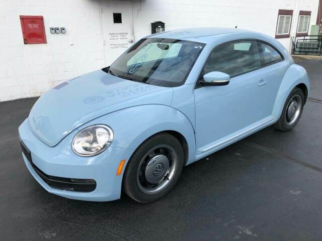 2013 Volkswagen Beetle - Classic (Blue/Black)
