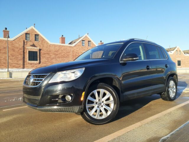 2009 Volkswagen Tiguan (Black/Black)