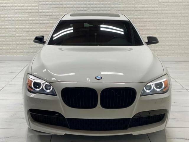 2013 BMW 7-Series (White/Tan)