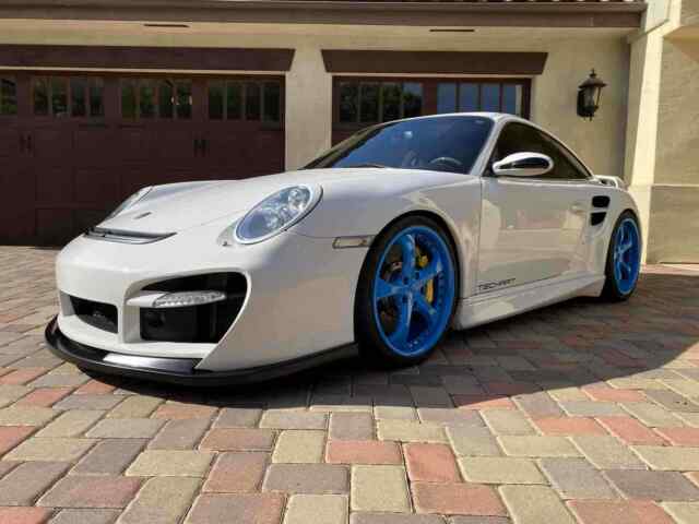 2009 Porsche 911 (White/Black)