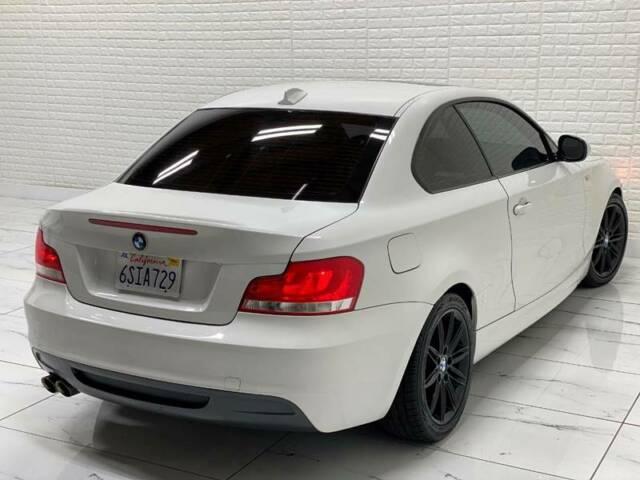 2012 BMW 1-Series (White/Black)