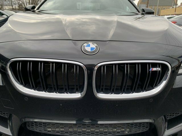 2014 BMW M5 (Black/Silver)