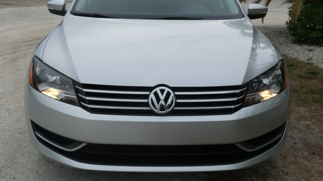 2013 Volkswagen Passat (Silver/Black)