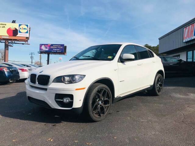 2012 BMW X6 (White/Black)