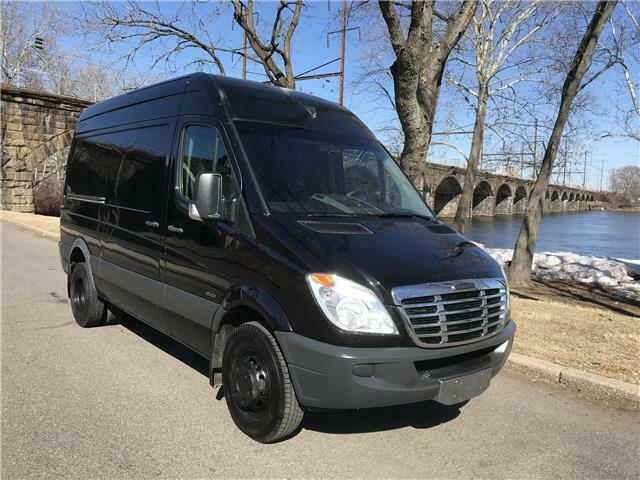 2011 MERCEDES BENZ/FREIGHTLINE SPRINTER 3500 (Black/Black)