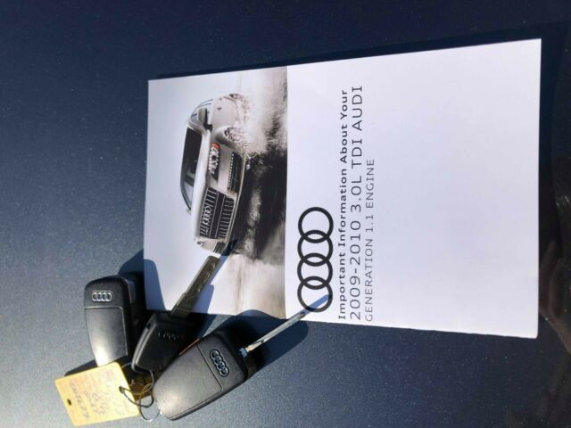 2010 Audi Q7 (White/Black)