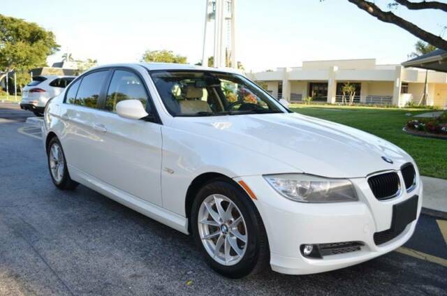 2010 BMW 3-Series (White/Tan)